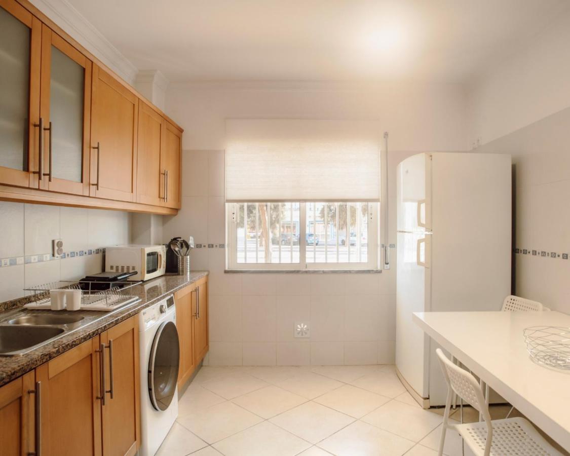 Harbour'S Way, Spacious And Cosy Apartment, With Ac Olhão Exterior photo