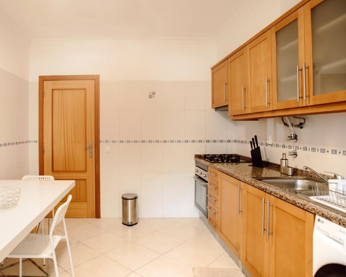 Harbour'S Way, Spacious And Cosy Apartment, With Ac Olhão Exterior photo