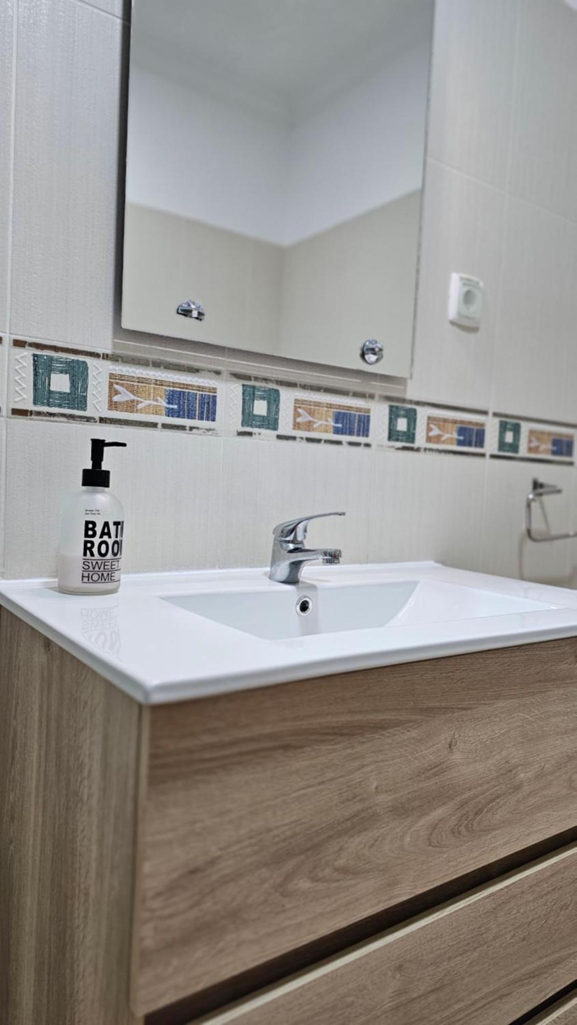 Harbour'S Way, Spacious And Cosy Apartment, With Ac Olhão Exterior photo